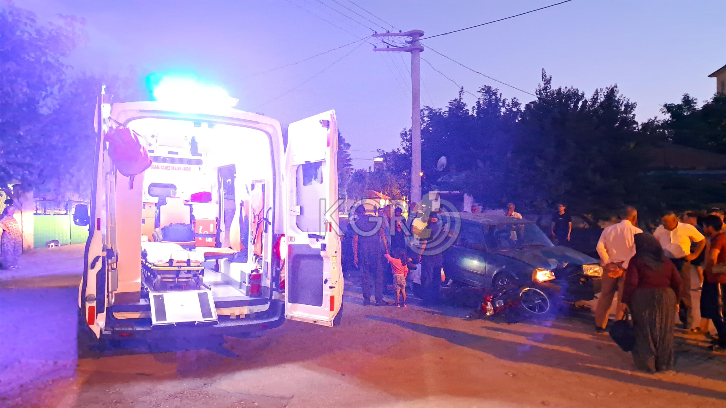 Karamanda Otomobille Carpisan Motosikletteki Anne Ogul Yaralandi4