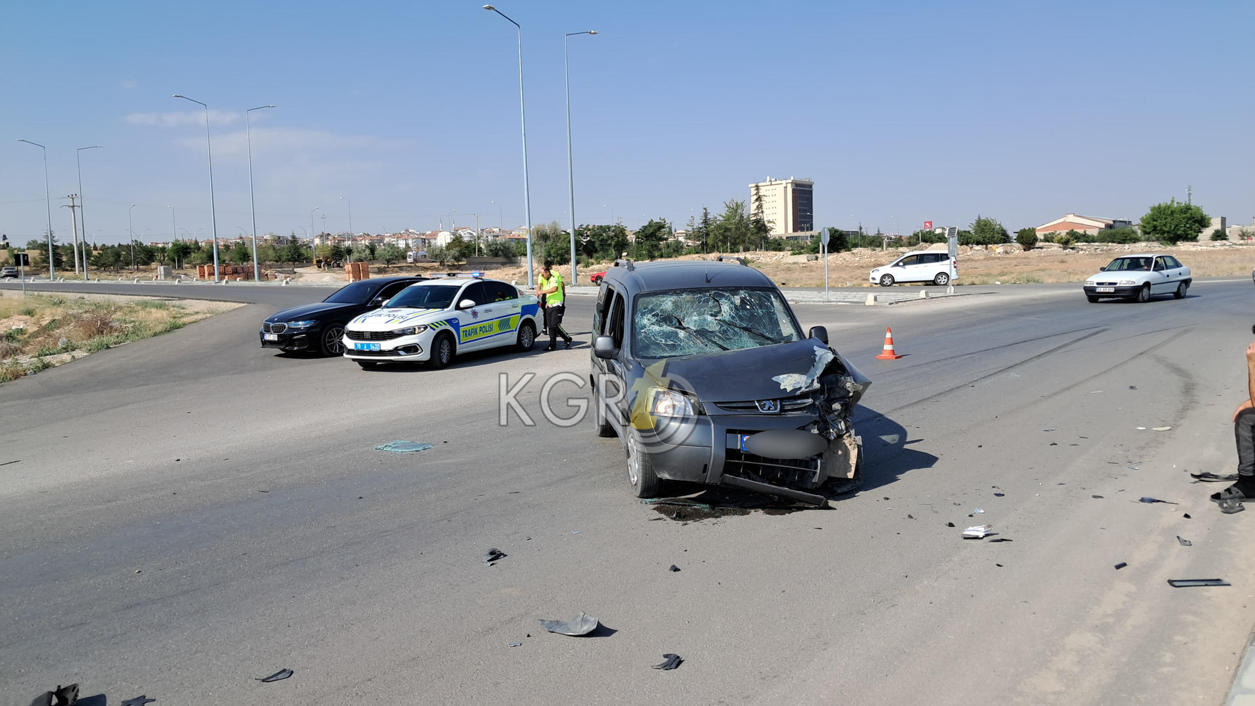 Karamanda Otomobille Hafif Ticari Arac Carpisti 1 Yarali4