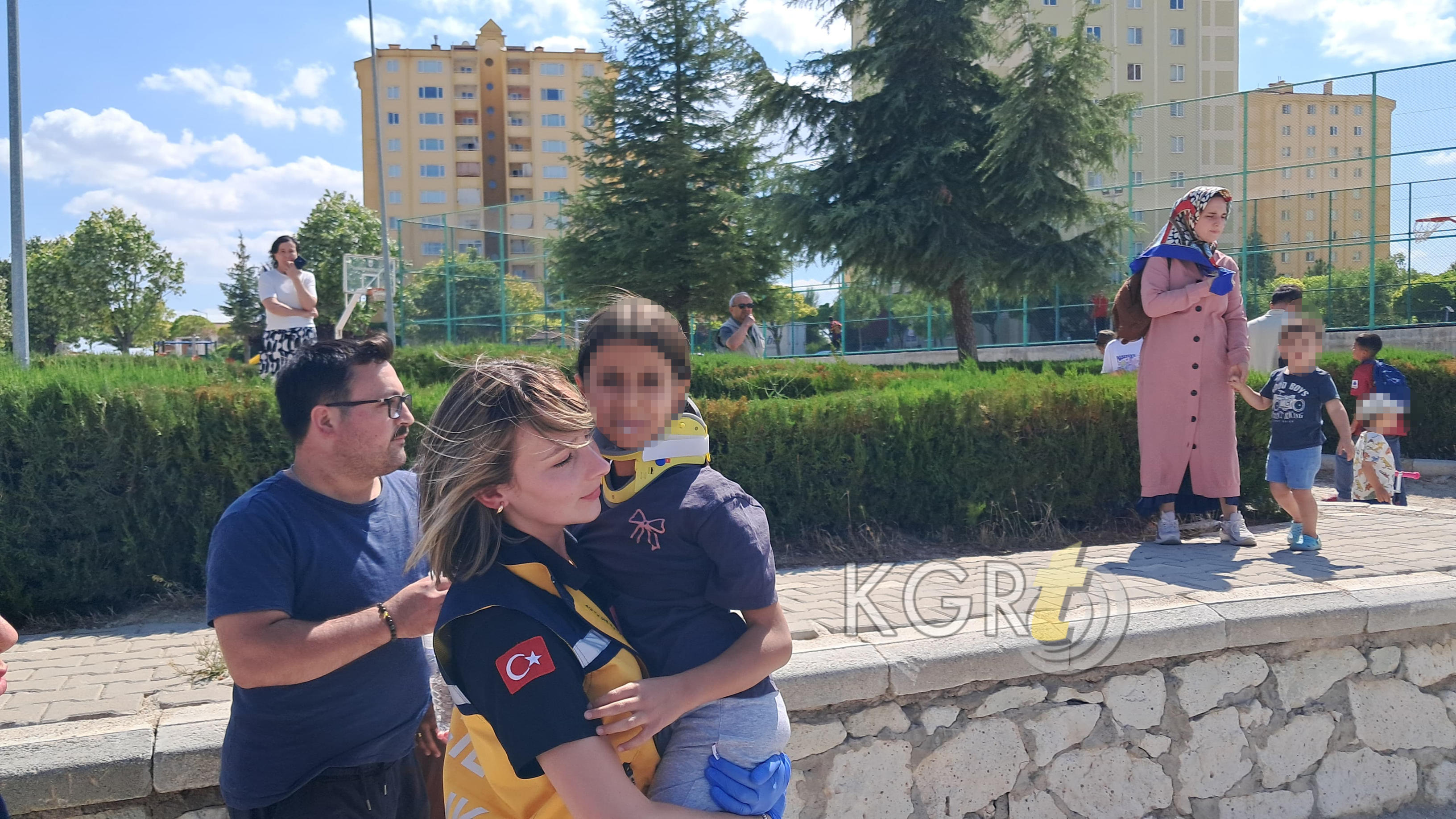 Karamanda Otomobiller Carpisti 1I Cocuk 3 Yarali4