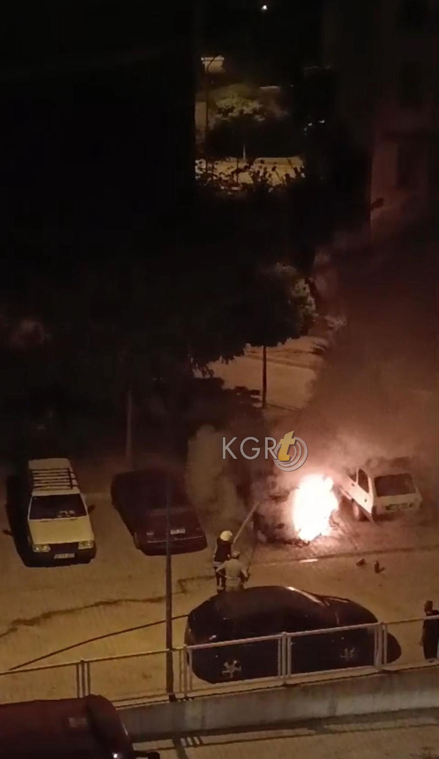 Karamanda Park Halindeki Otomobil Alev Alev Yandi1