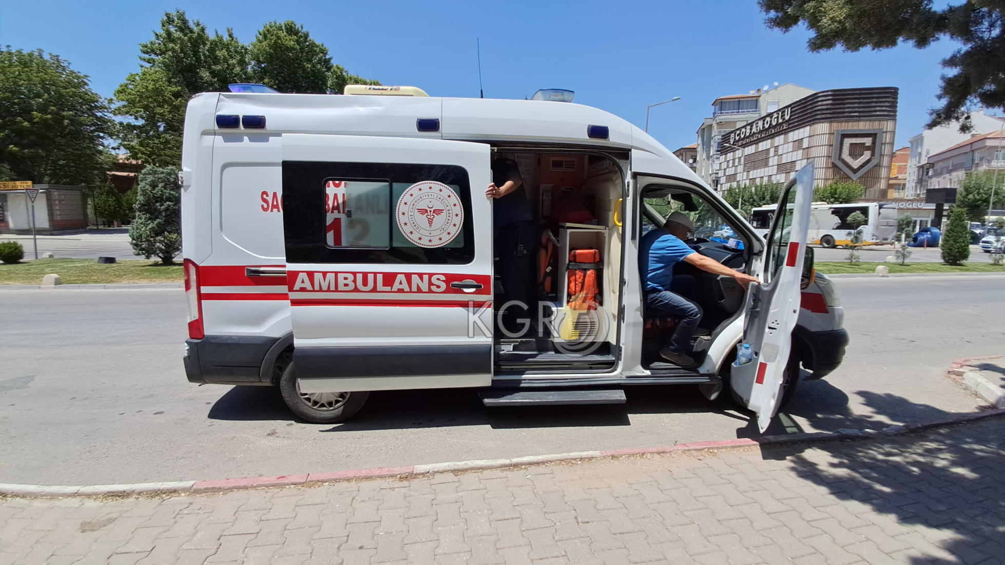 Karamanda Parkta Bicakli Kavga 1 Yarali1