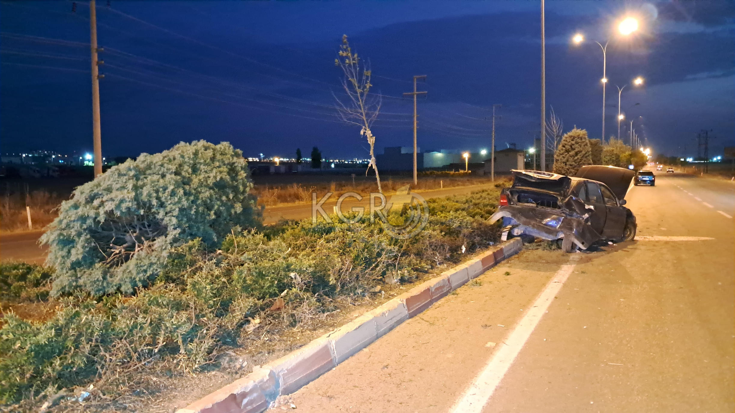 Karamanda Sollamaya Cikan Otomobile Baska Arac Carpti 3 Yarali3