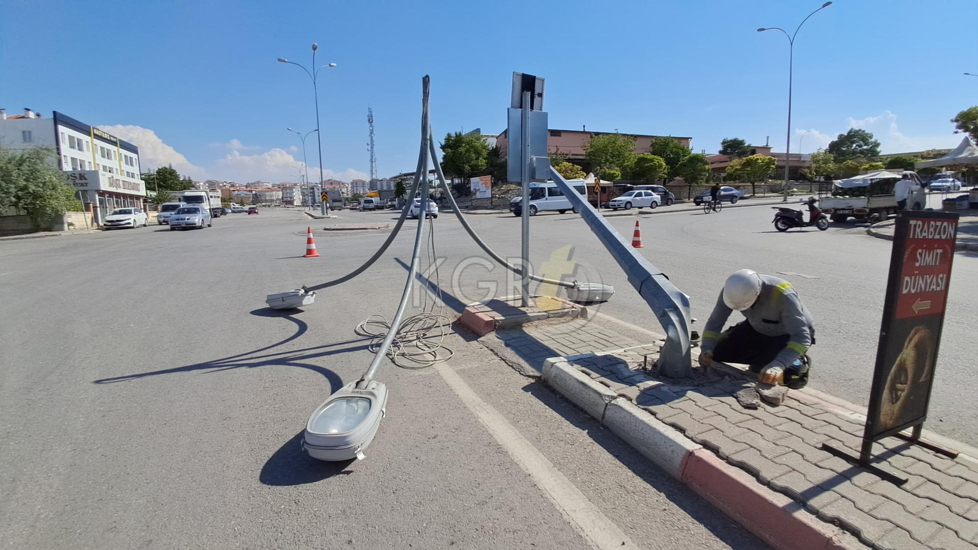 Karamanda Tarim Araci Aydinlatma Diregini Devirdi2