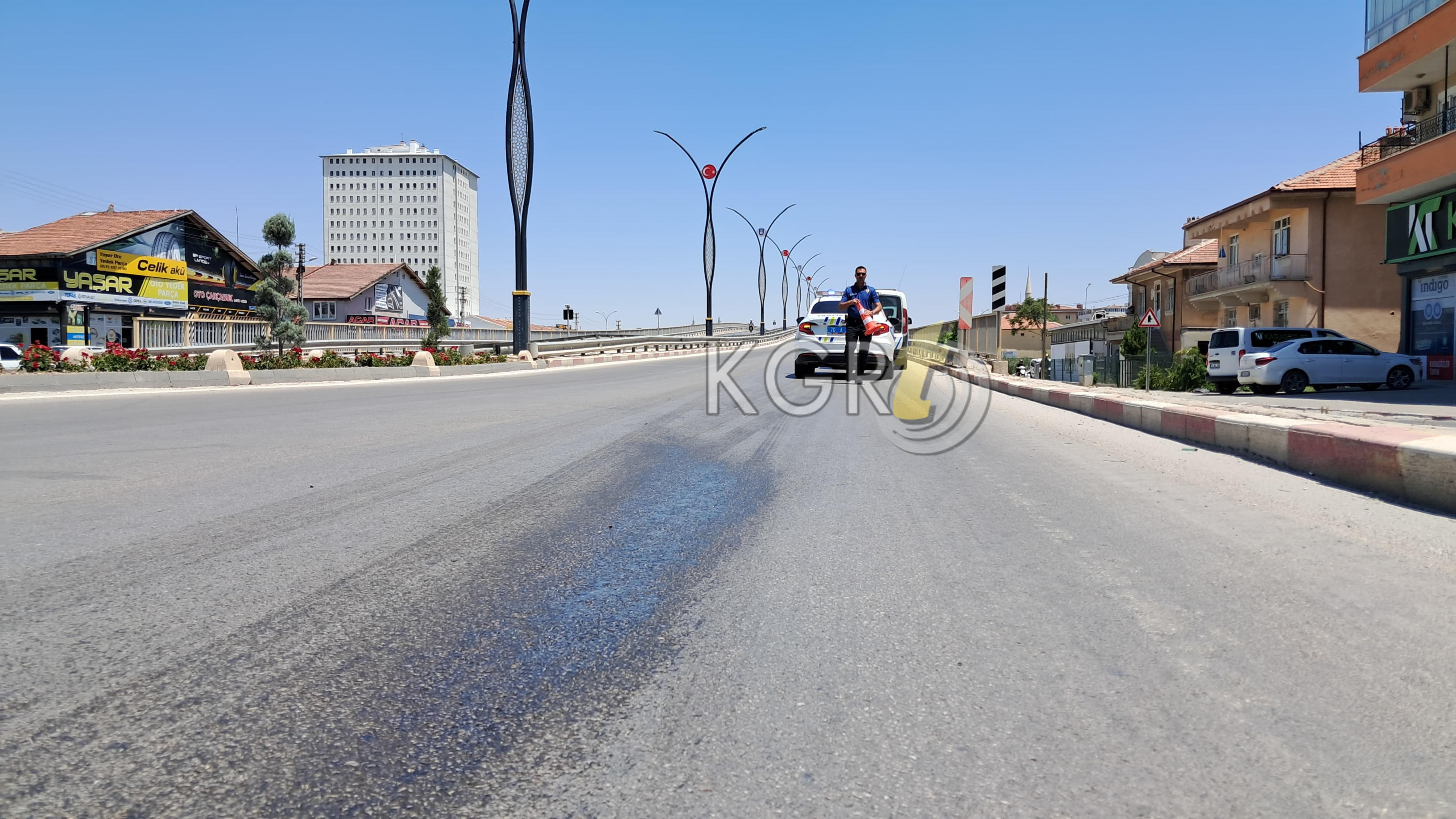 Karamanda Yola Dokulen Yagda Kayan Motokurye Devrildi 1 Yarali6
