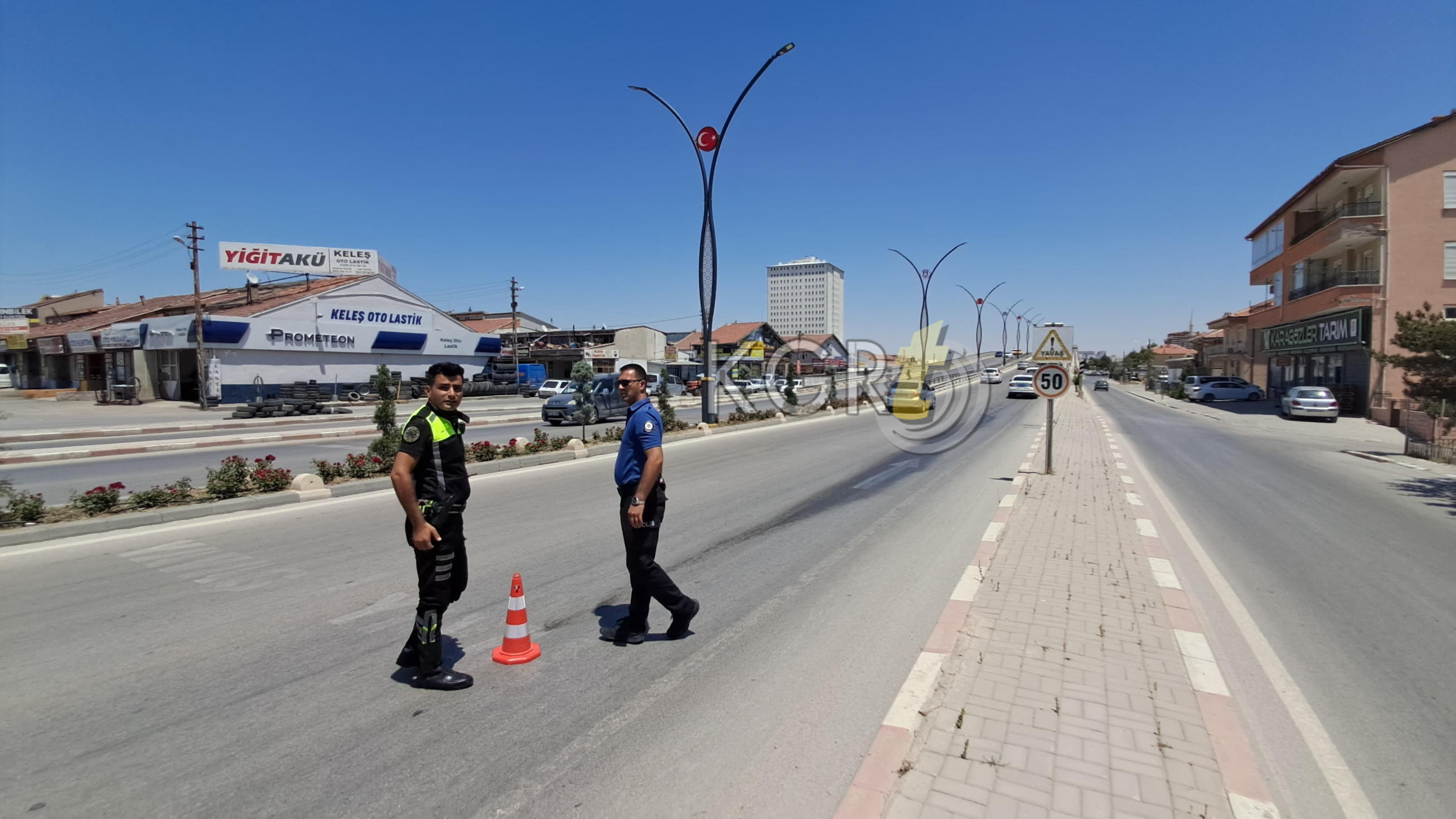 Karamanda Yola Dokulen Yagda Kayan Motokurye Devrildi 1 Yarali7