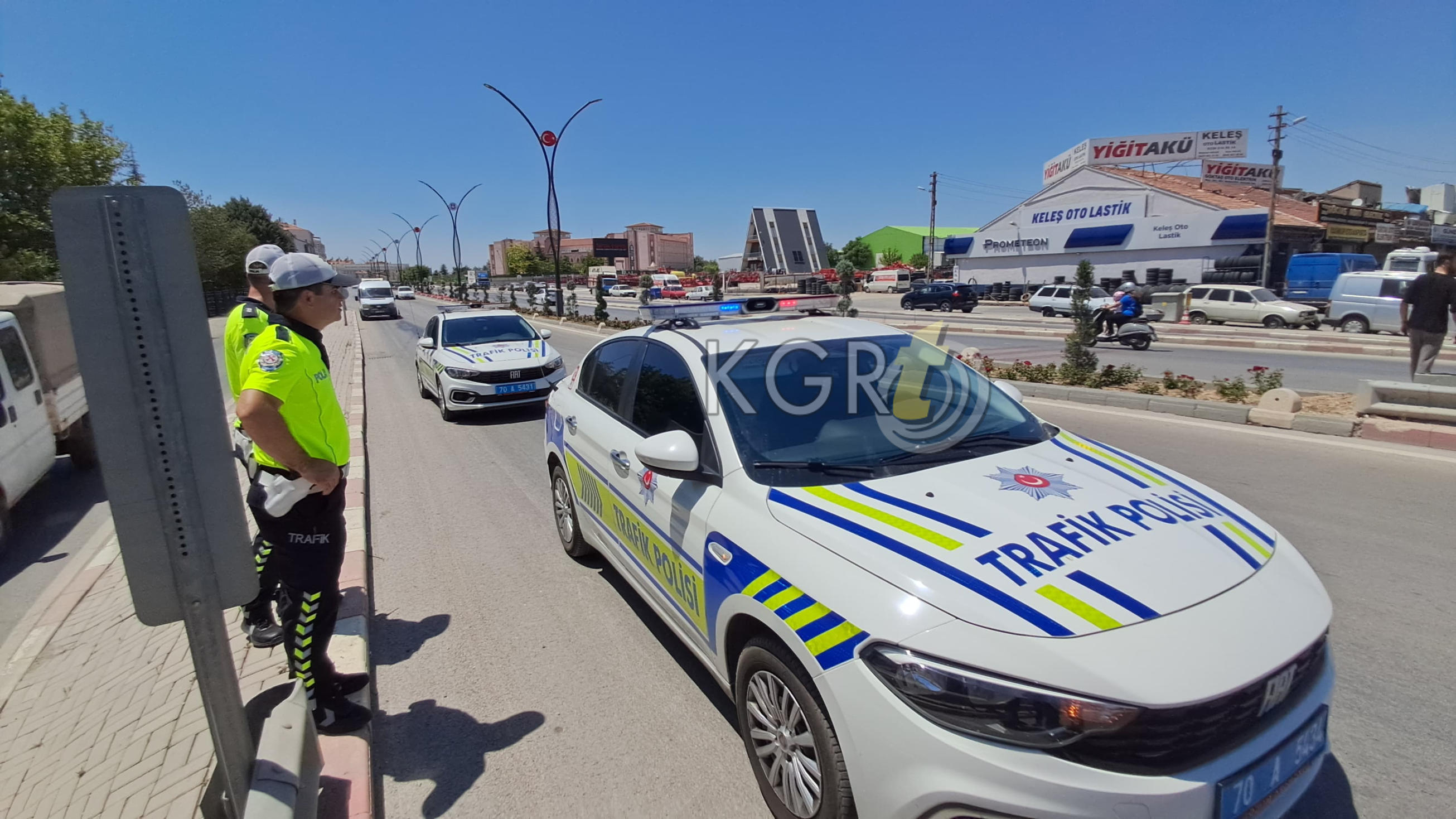 Karamanda Yola Dokulen Yagda Kayan Motokurye Devrildi 1 Yarali8