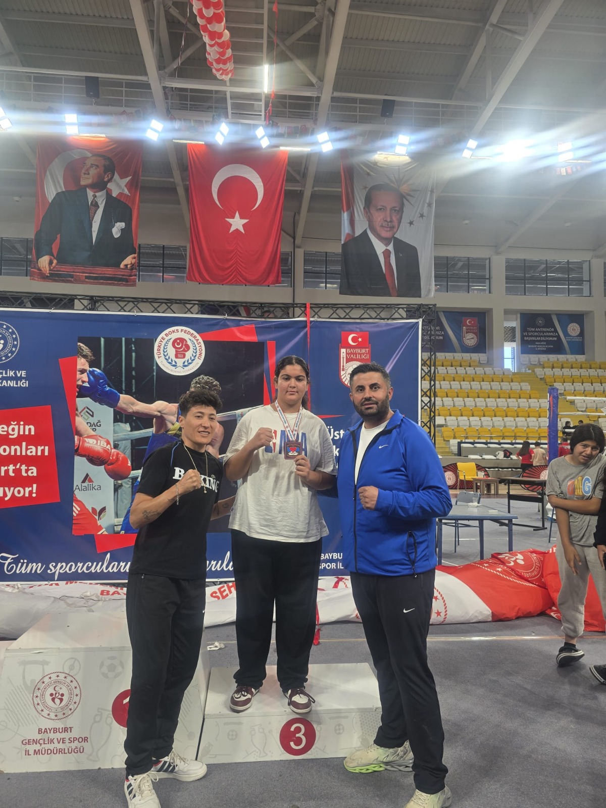 Karamanli Genc Boksor Gururlandirdi2