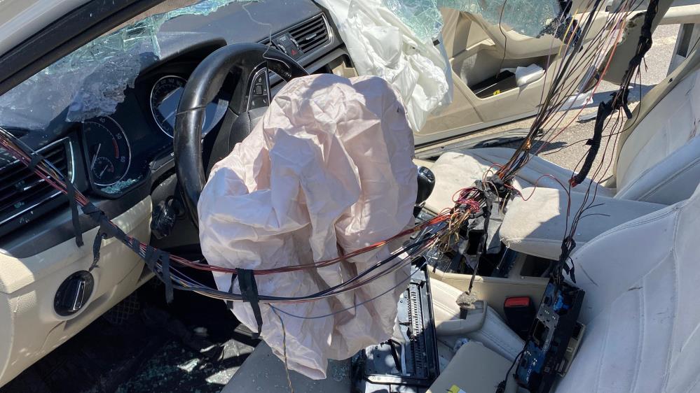 Kazada Otomobilin Tavani Koptu 4 Yarali3