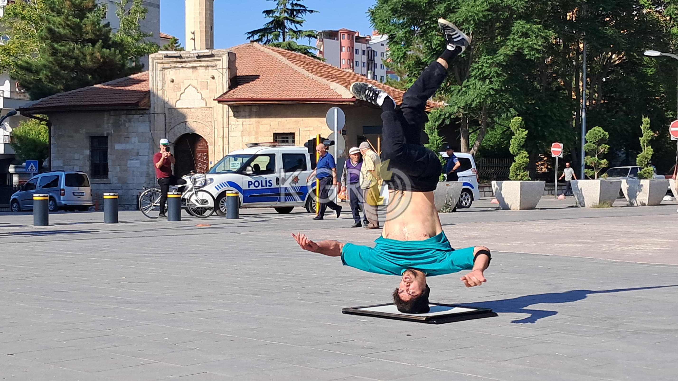 Mersin Mutta Yasayan Genc Yaptigi Dans Ile Rekor Kirmayi Hedefliyor2