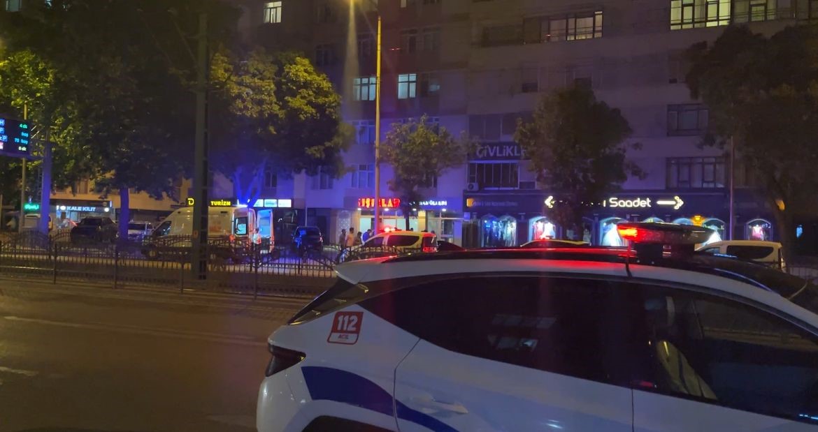 Paranizi Verecegim Dedi Iki Kardesi Bicakladi (1)