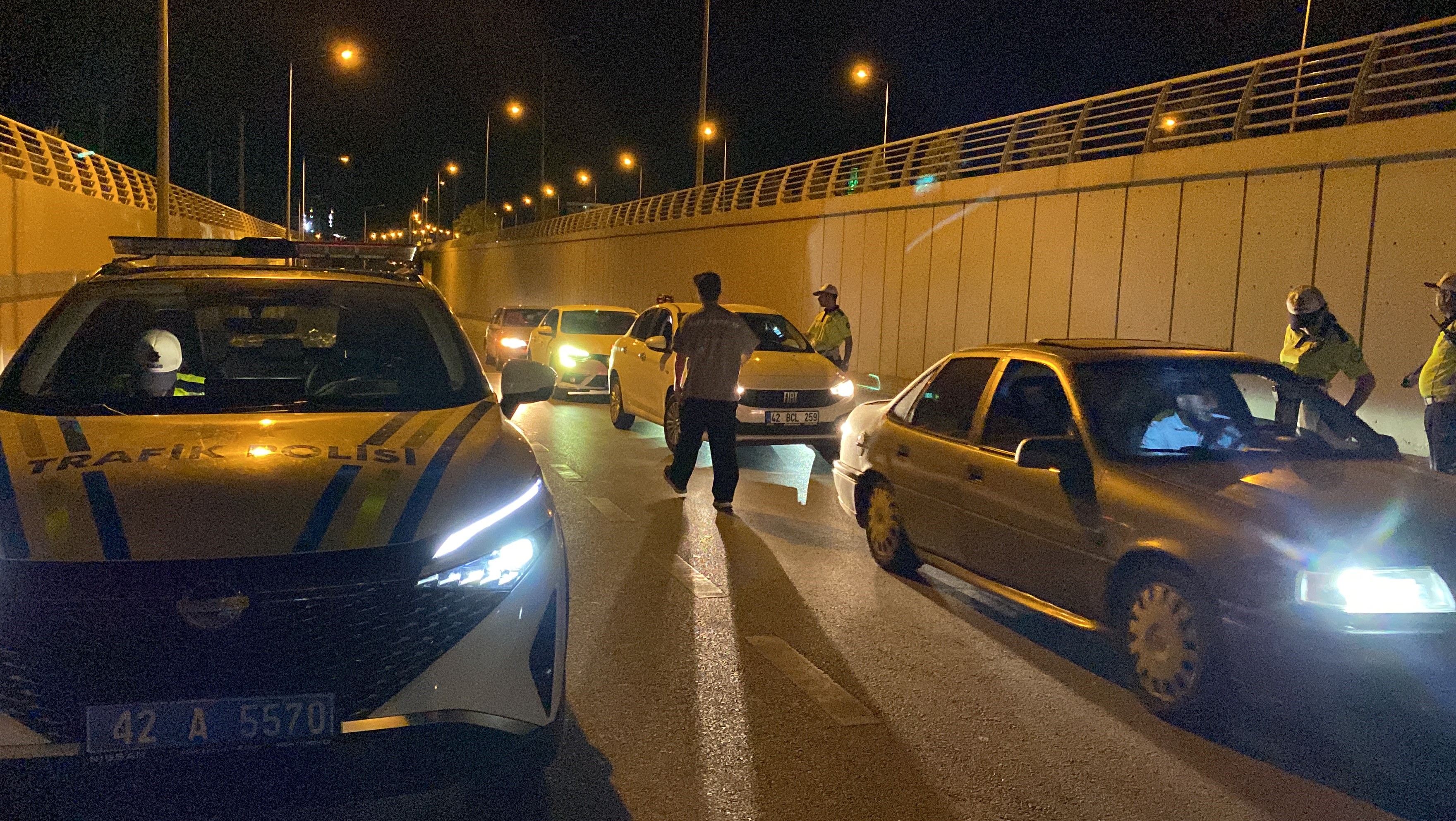 Polis Olacagim Dedi Alkollu Yakalandi (3)
