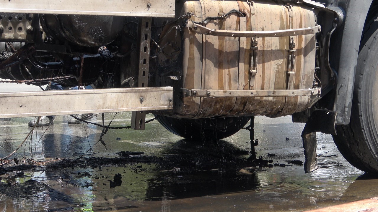 Seyir Halindeki Kamyonda Yangin (2)