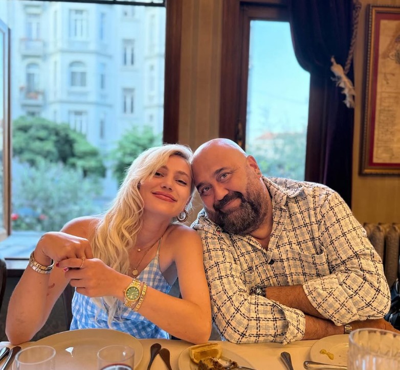 Somer Sivrioglu Ilk Kez Askini Paylasti (2)