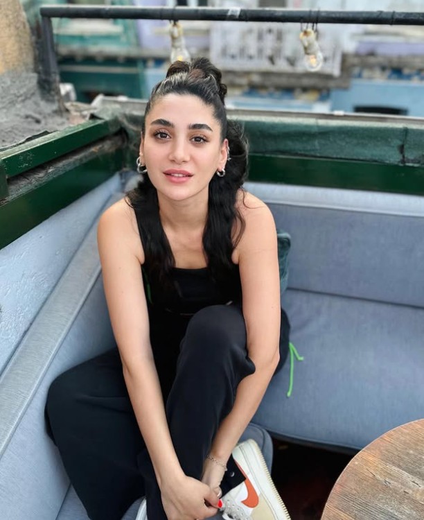 Unlu Oyuncu Sitare Akbasin Mutlu Gunu (3)