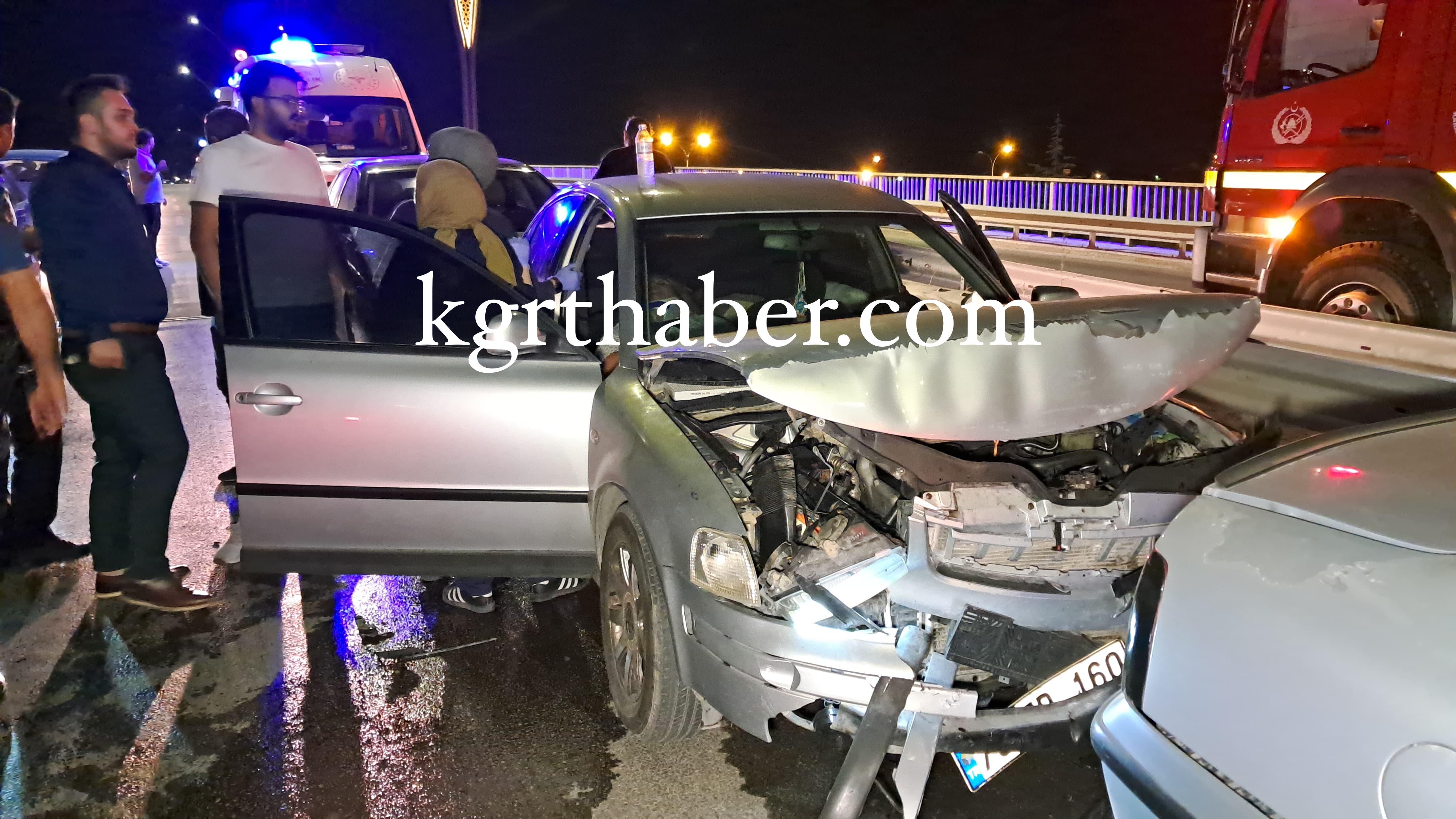 karamanda-ust-gecitte-zincirleme-kaza-1-yarali3