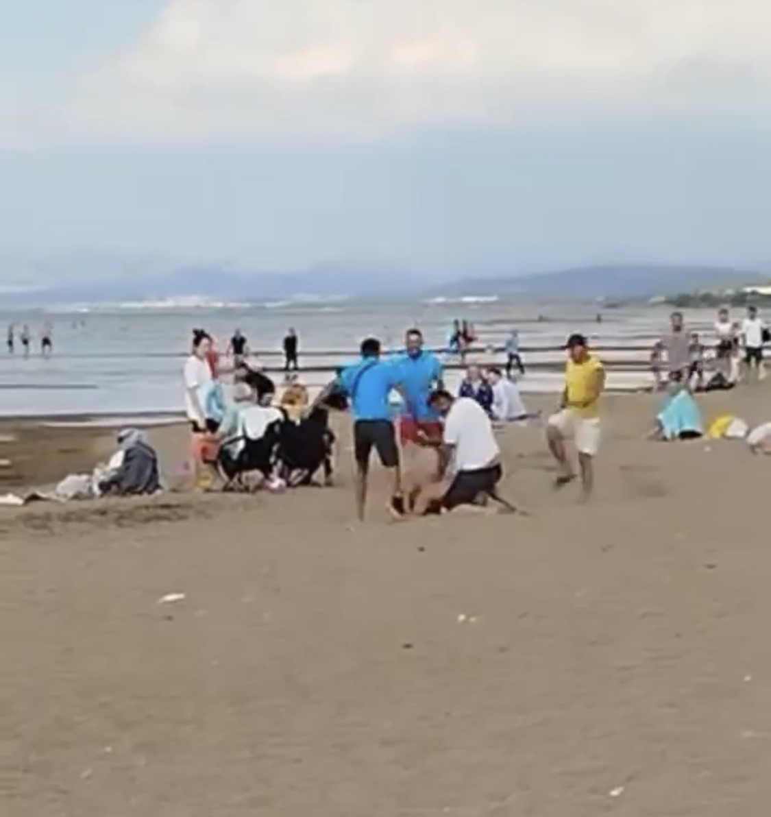 Beysehir Golu Plajinda Kavga 6 Kisi Yaralandi (2)
