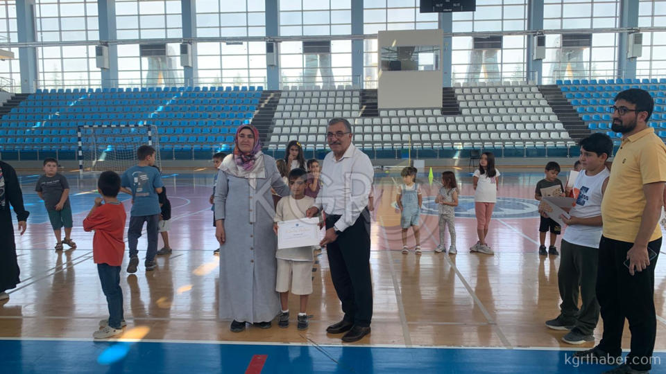 Cocuklar Hem Spor Yapti Hem Eglendi Sertifikalarini Aldilar11