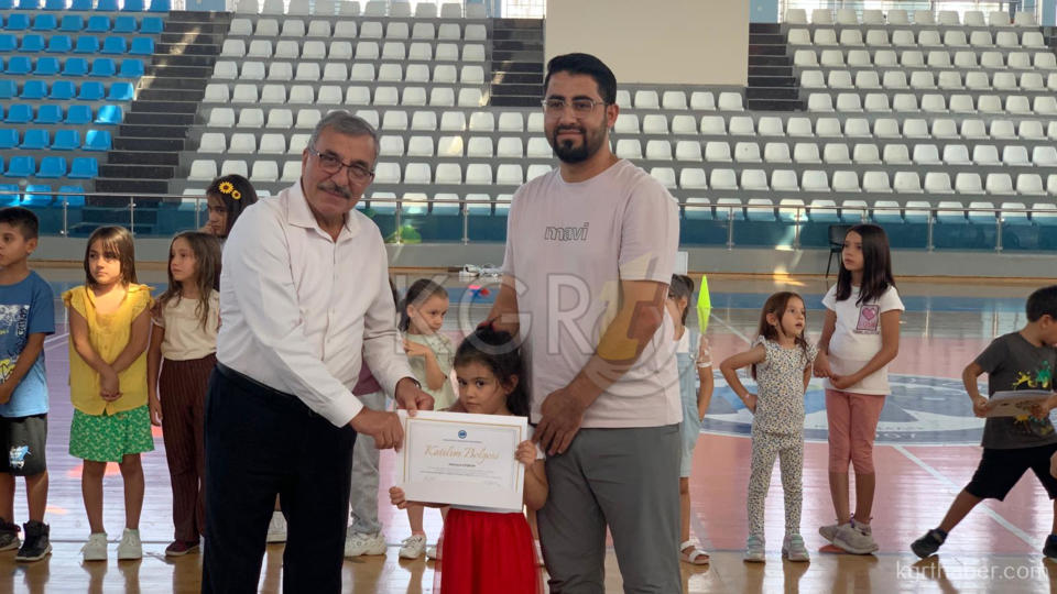 Cocuklar Hem Spor Yapti Hem Eglendi Sertifikalarini Aldilar13