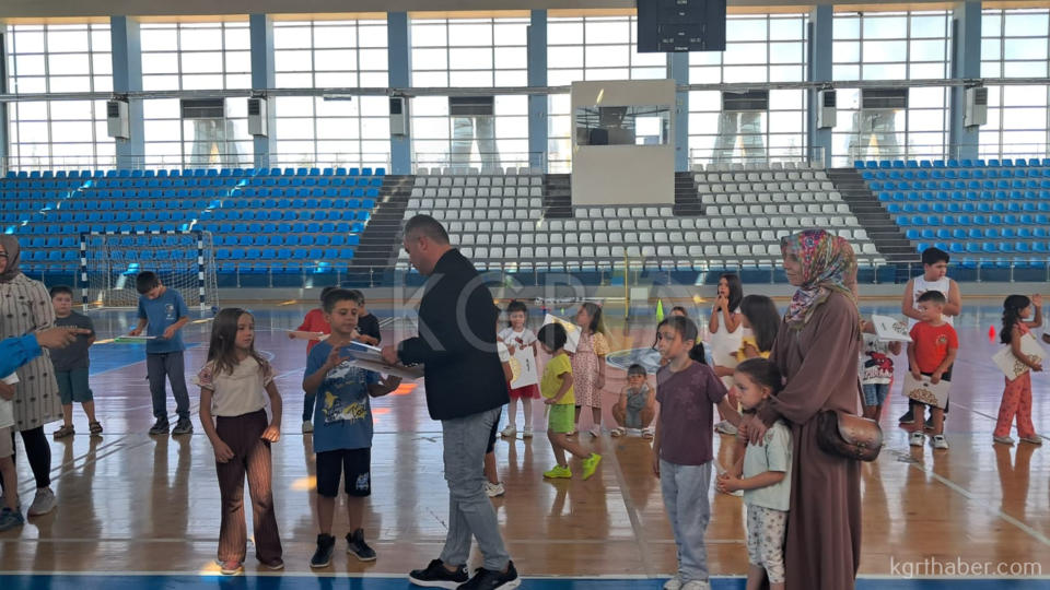 Cocuklar Hem Spor Yapti Hem Eglendi Sertifikalarini Aldilar26