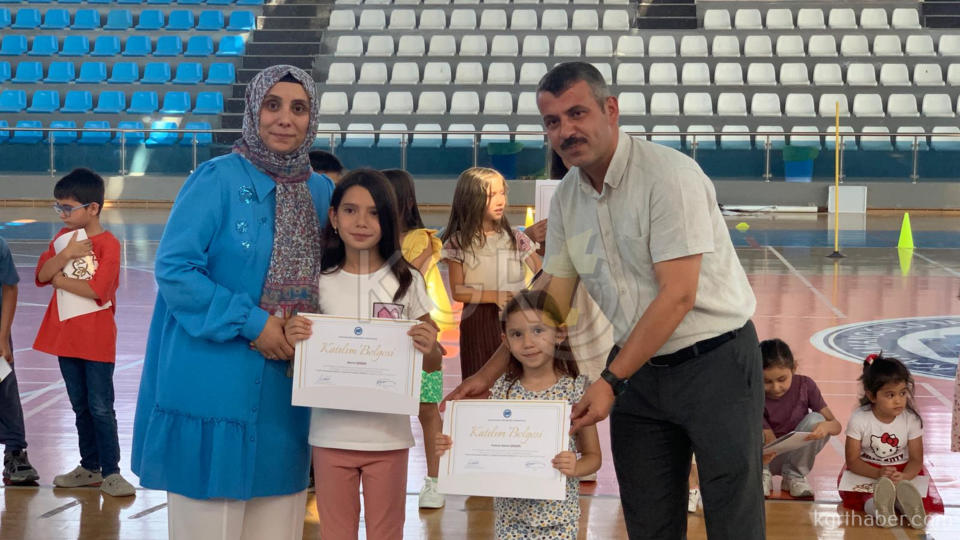 Cocuklar Hem Spor Yapti Hem Eglendi Sertifikalarini Aldilar3