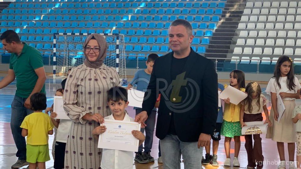 Cocuklar Hem Spor Yapti Hem Eglendi Sertifikalarini Aldilar6