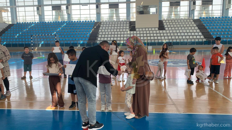 Cocuklar Hem Spor Yapti Hem Eglendi Sertifikalarini Aldilar9
