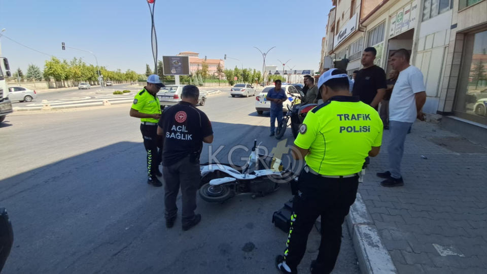 Karamanda Elektrikli Bisiklet Ile Otomobil Carpisti 2 Yarali4