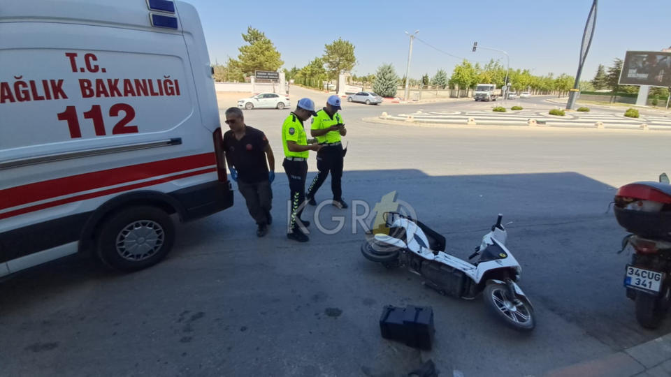 Karamanda Elektrikli Bisiklet Ile Otomobil Carpisti 2 Yarali5