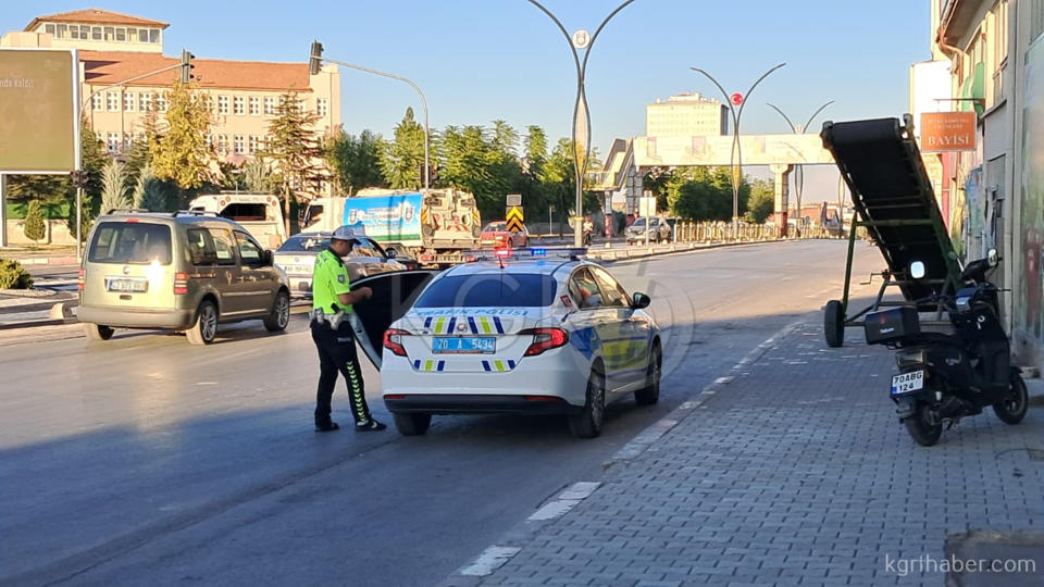 Karamanda Elektrikli Motorla Otomobil Carpisti 2 Yarali1