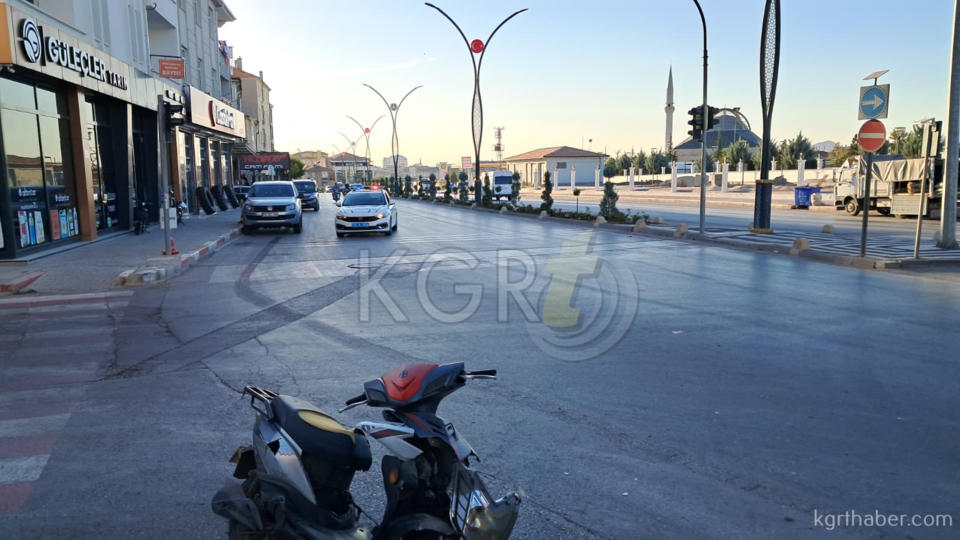 Karamanda Elektrikli Motorla Otomobil Carpisti 2 Yarali4