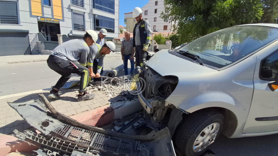 Karamanda Gurbetci Kadin Kediye Carpmamak Icin Manevra Yapinca Kaza Yapti4