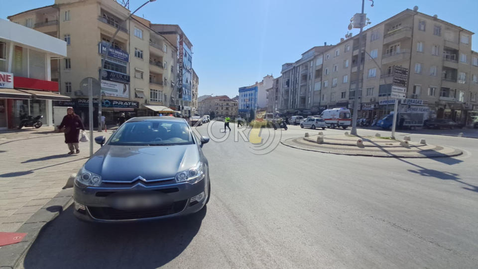 Karamanda Gurbetcinin Araciyla Motosiklet Carpisti1