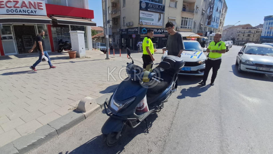 Karamanda Gurbetcinin Araciyla Motosiklet Carpisti4