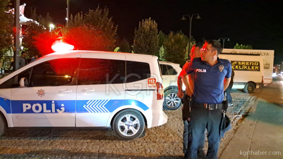 Karamanda Millet Bahcesi Yakininda Kavga1