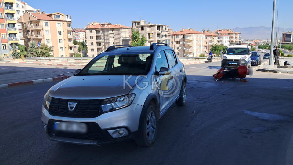 Karamanda Motorla Otomobil Kavsakta Carpisti 1 Yarali5