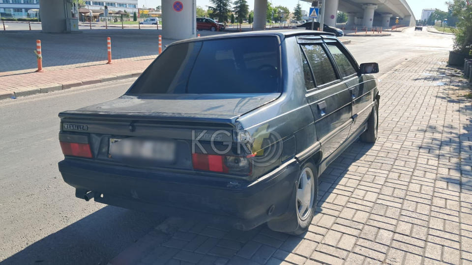 Karamanda Motosiklet Seyir Halindeki Otomobile Arkadan Carpti 2 Yarali2