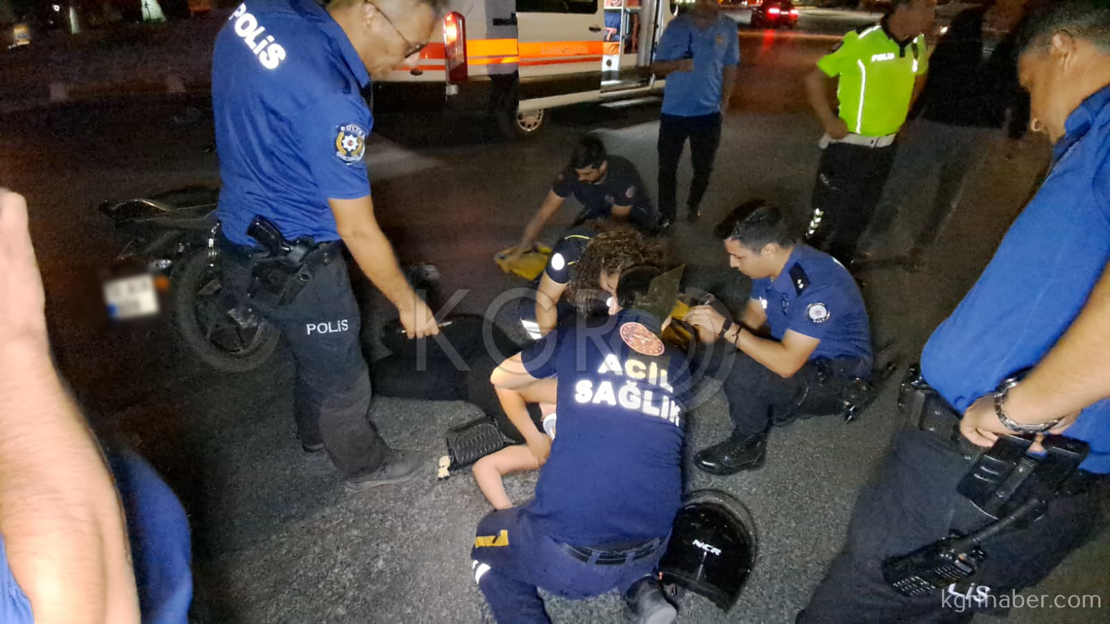 Karamanda Motosikletle Carpisan Otomobil Kaza Yerinden Kacti 1 Yarali7