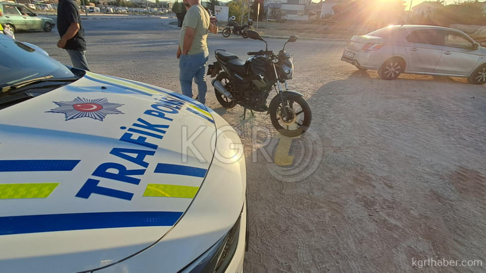Karamanda Motosikletle Otomobil Carpisti 2 Yarali4