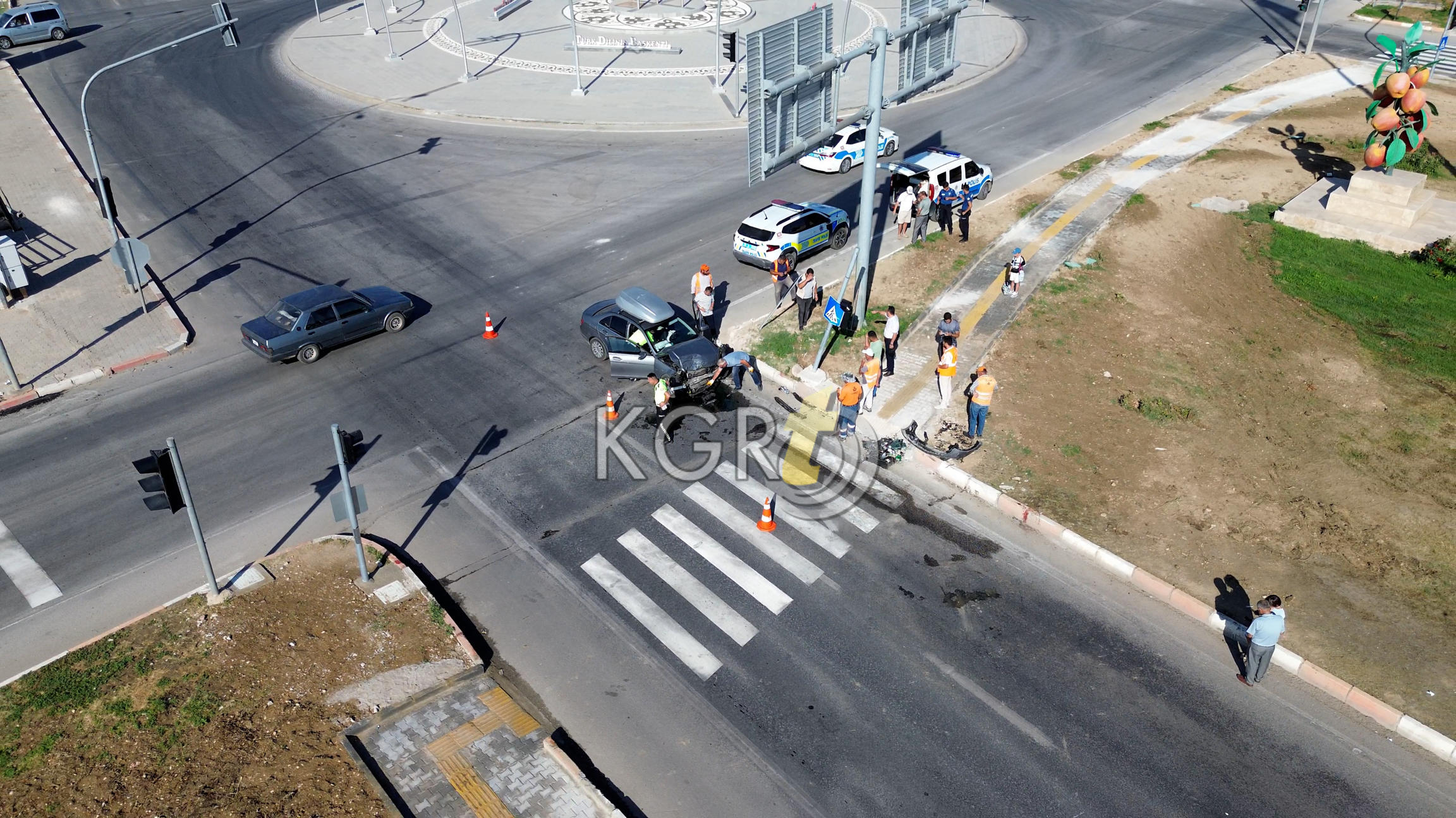 Karaman’da Otomobil Ile Vi̇p Minibüs Çarpıştı 6’Sı Rus, 8 Yaralı1