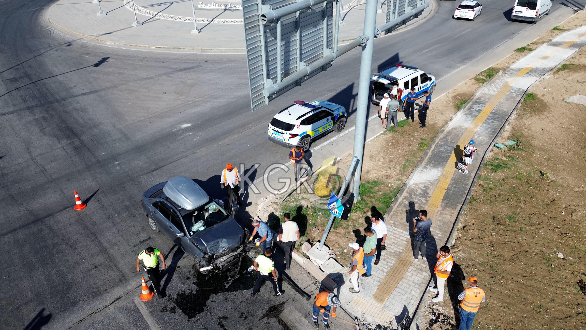 Karaman’da Otomobil Ile Vi̇p Minibüs Çarpıştı 6’Sı Rus, 8 Yaralı2