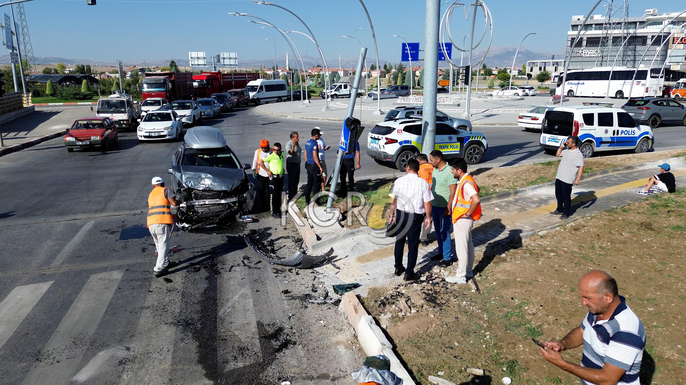 Karaman’da Otomobil Ile Vi̇p Minibüs Çarpıştı 6’Sı Rus, 8 Yaralı6