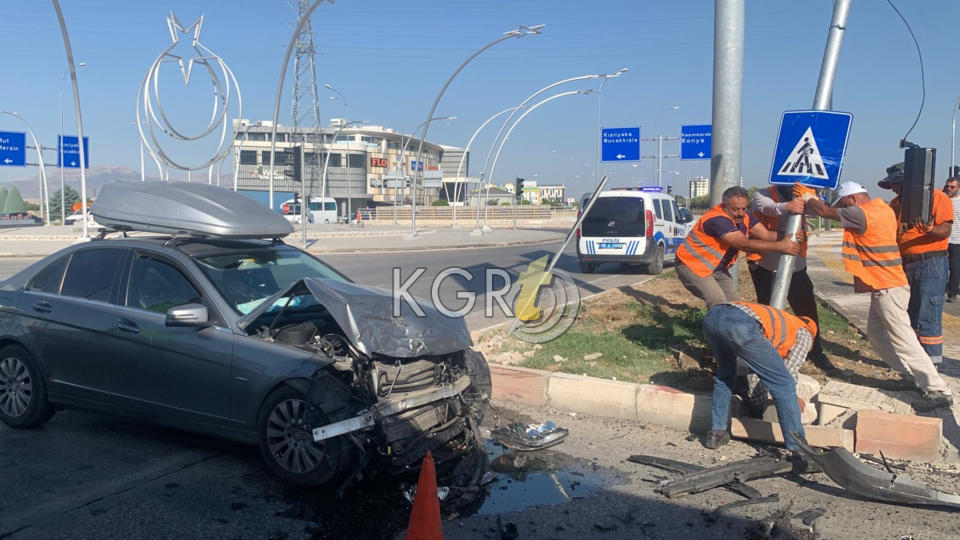 Karaman’da Otomobil Ile Vi̇p Minibüs Çarpıştı 6’Sı Rus, 8 Yaralı9