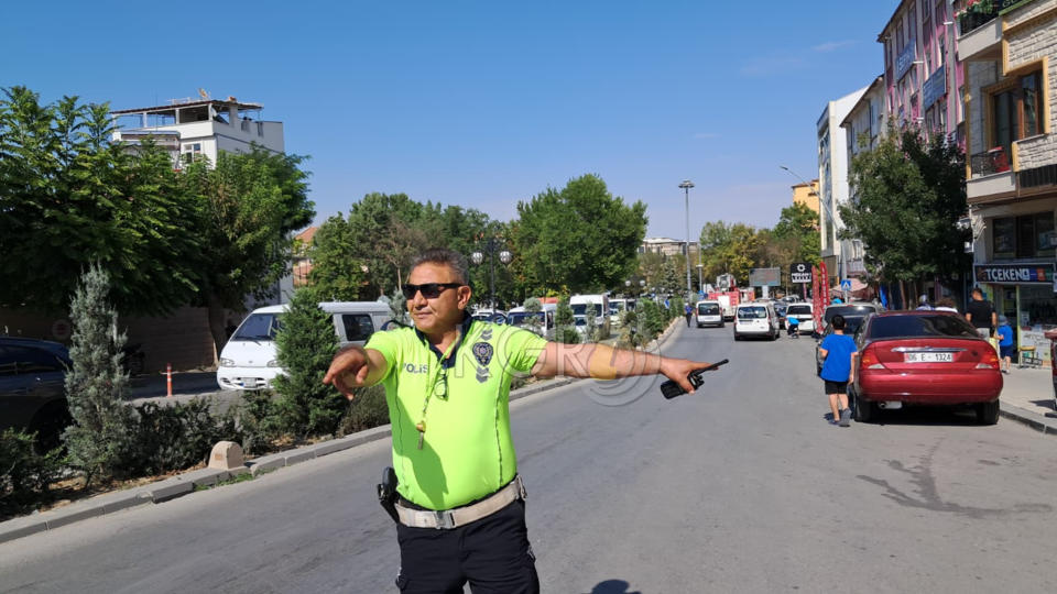 Karamanda Restoran Bacasindaki Yanginda Faciadan Donuldu11