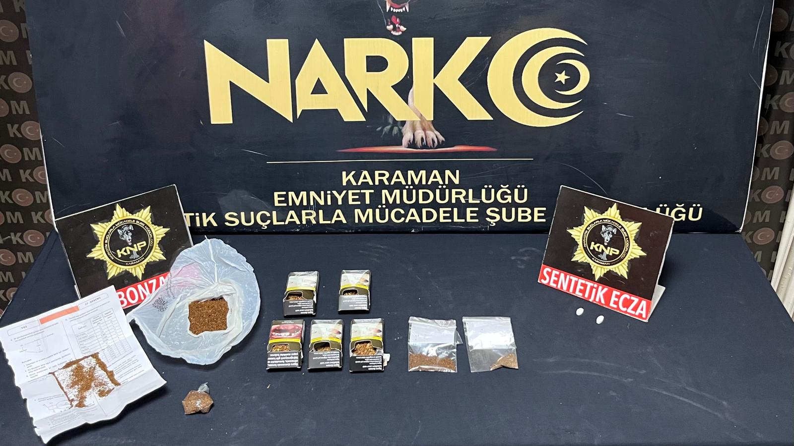 Karamanda Ruhsatsiz Silahlar Ve Bicaklar Ele Gecirildi (3)