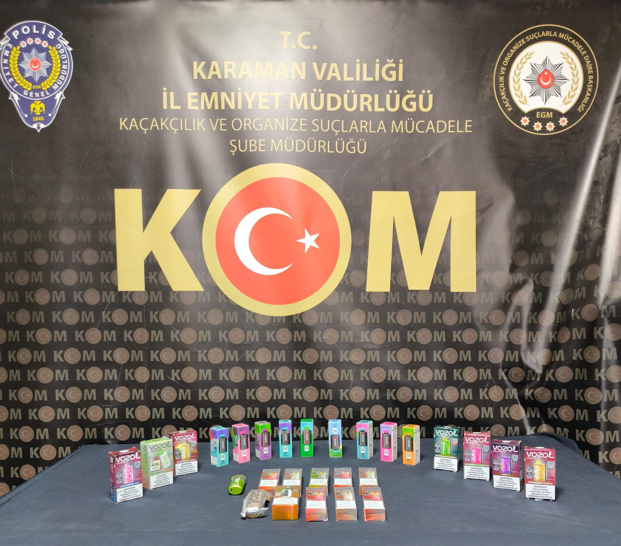 Karamanda Ruhsatsiz Silahlar Ve Bicaklar Ele Gecirildi (5)