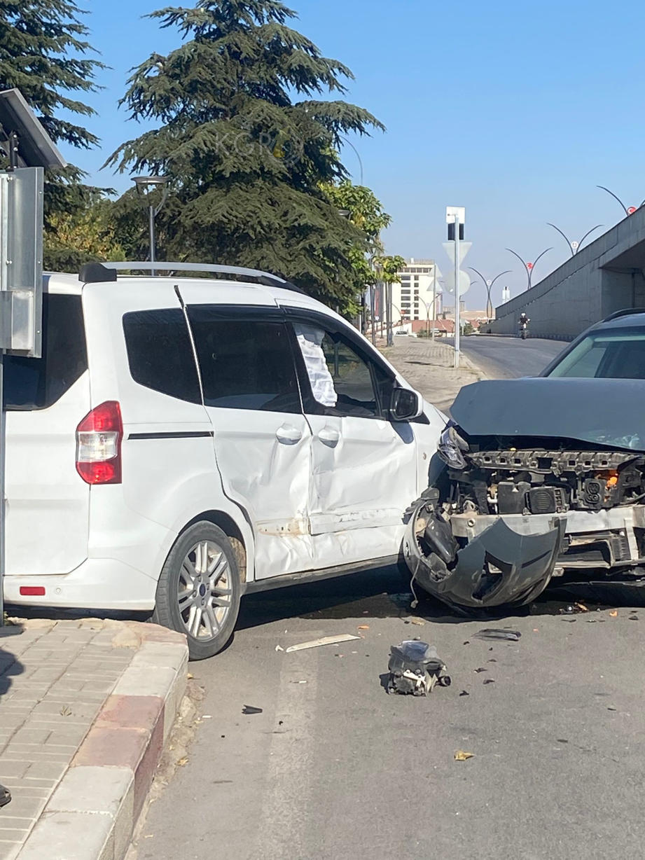 Karamanda Sanayi Kavsaginda Carpistilar2