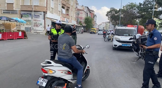 Karamanda Trafik Denetimlerinde 812 Aractan 356Sina Ceza Yazildi2