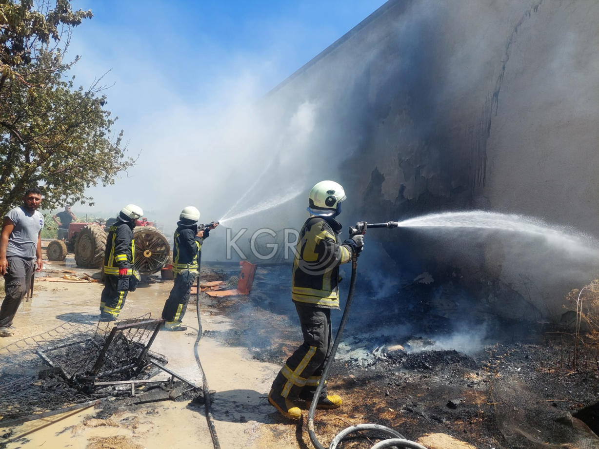 Karamanda Tutusan Tahtalar Catiyi Yakti1