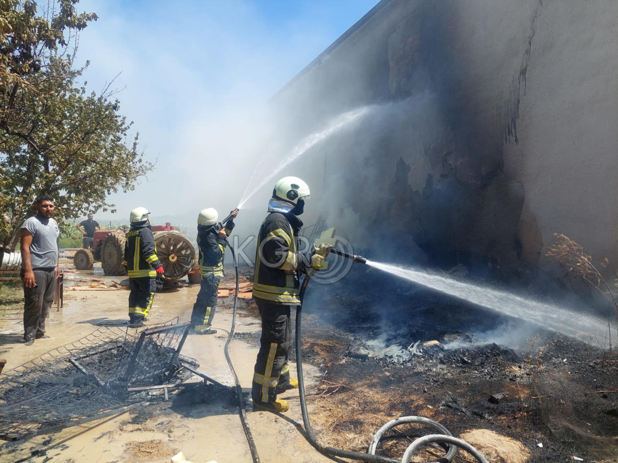 Karamanda Tutusan Tahtalar Catiyi Yakti2