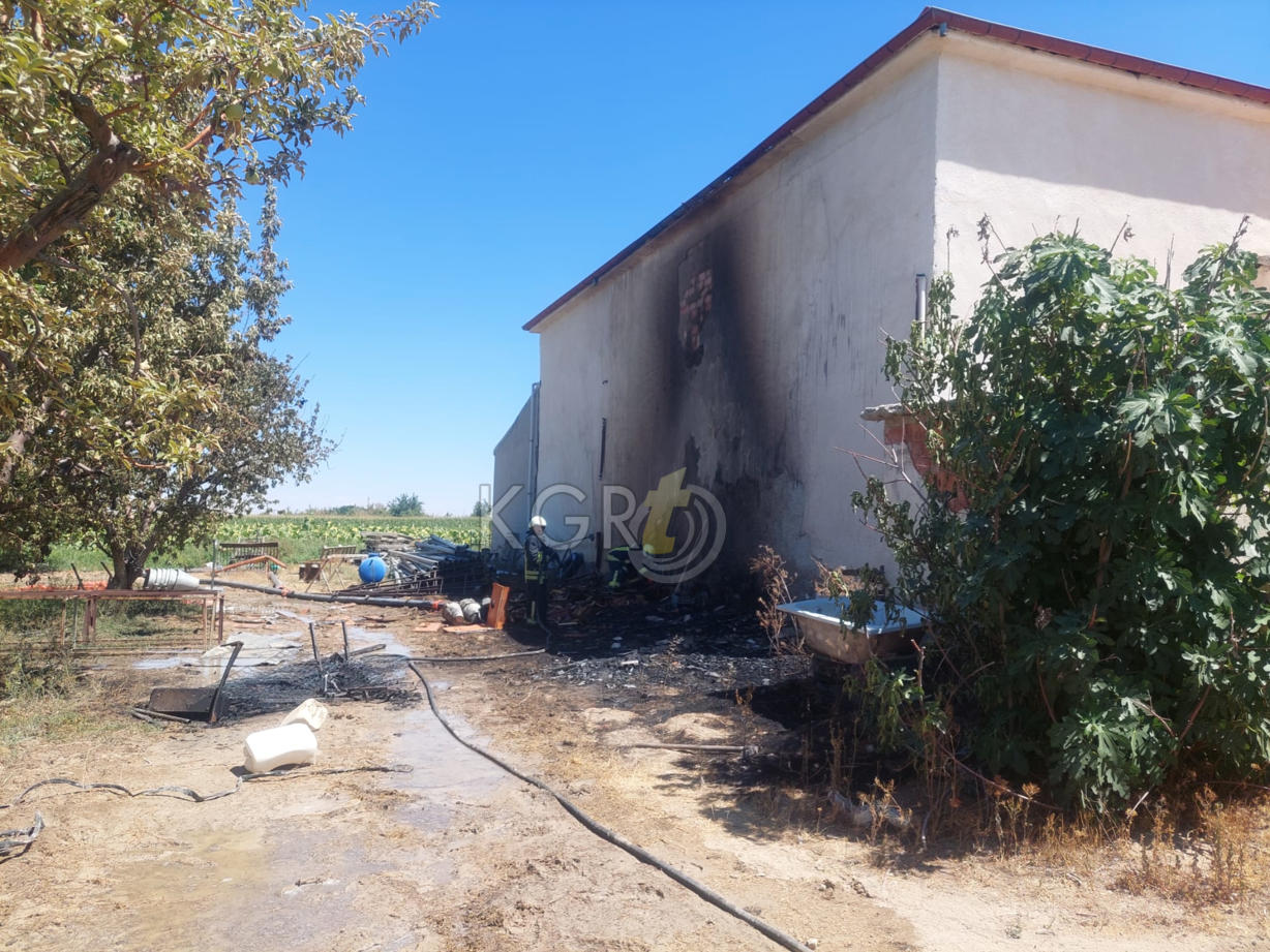 Karamanda Tutusan Tahtalar Catiyi Yakti7